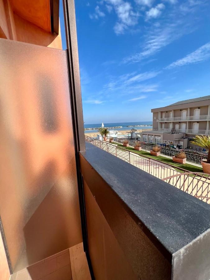 Hotel Giorgetti Orange Bellaria-Igea Marina Bagian luar foto