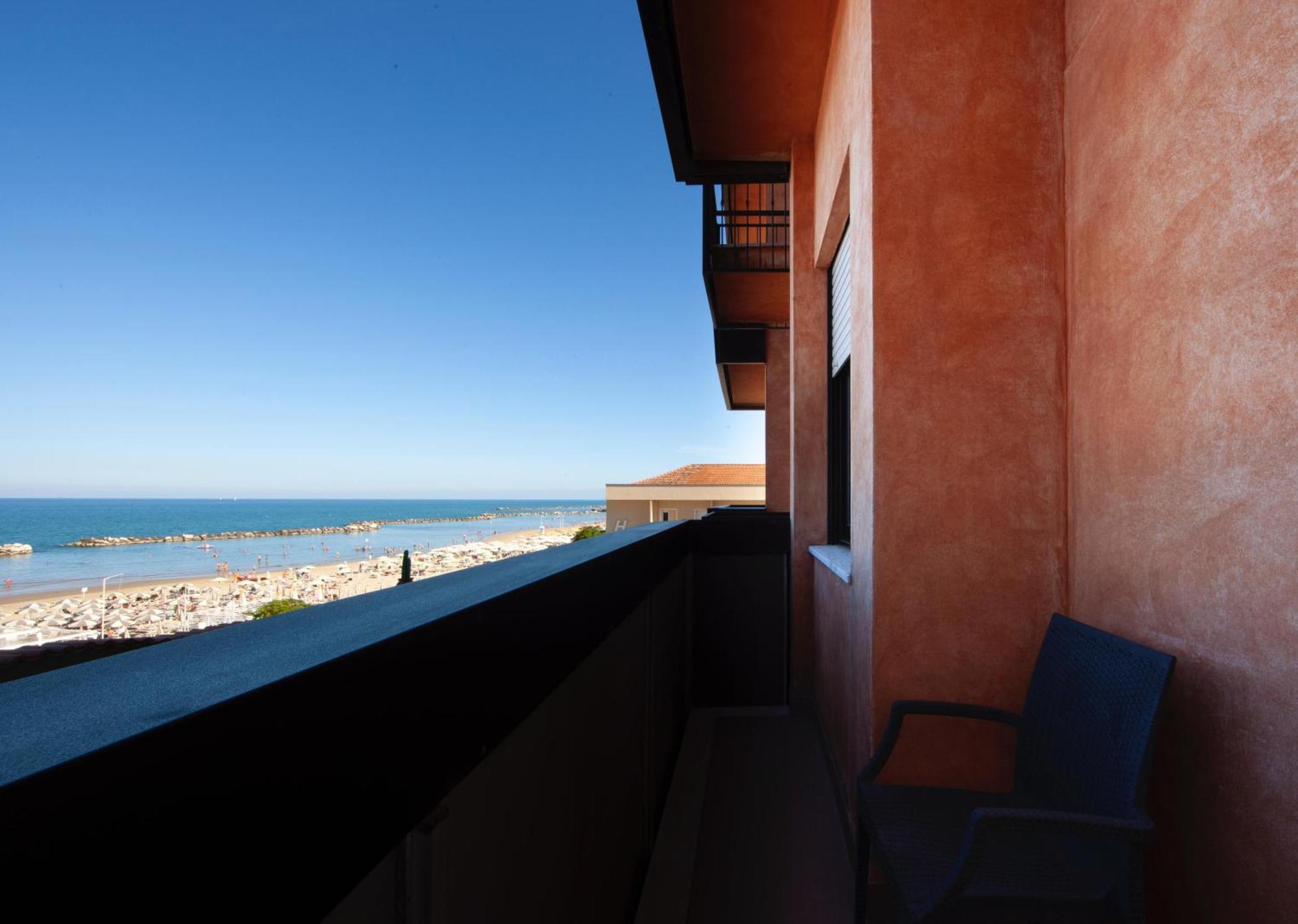 Hotel Giorgetti Orange Bellaria-Igea Marina Bagian luar foto