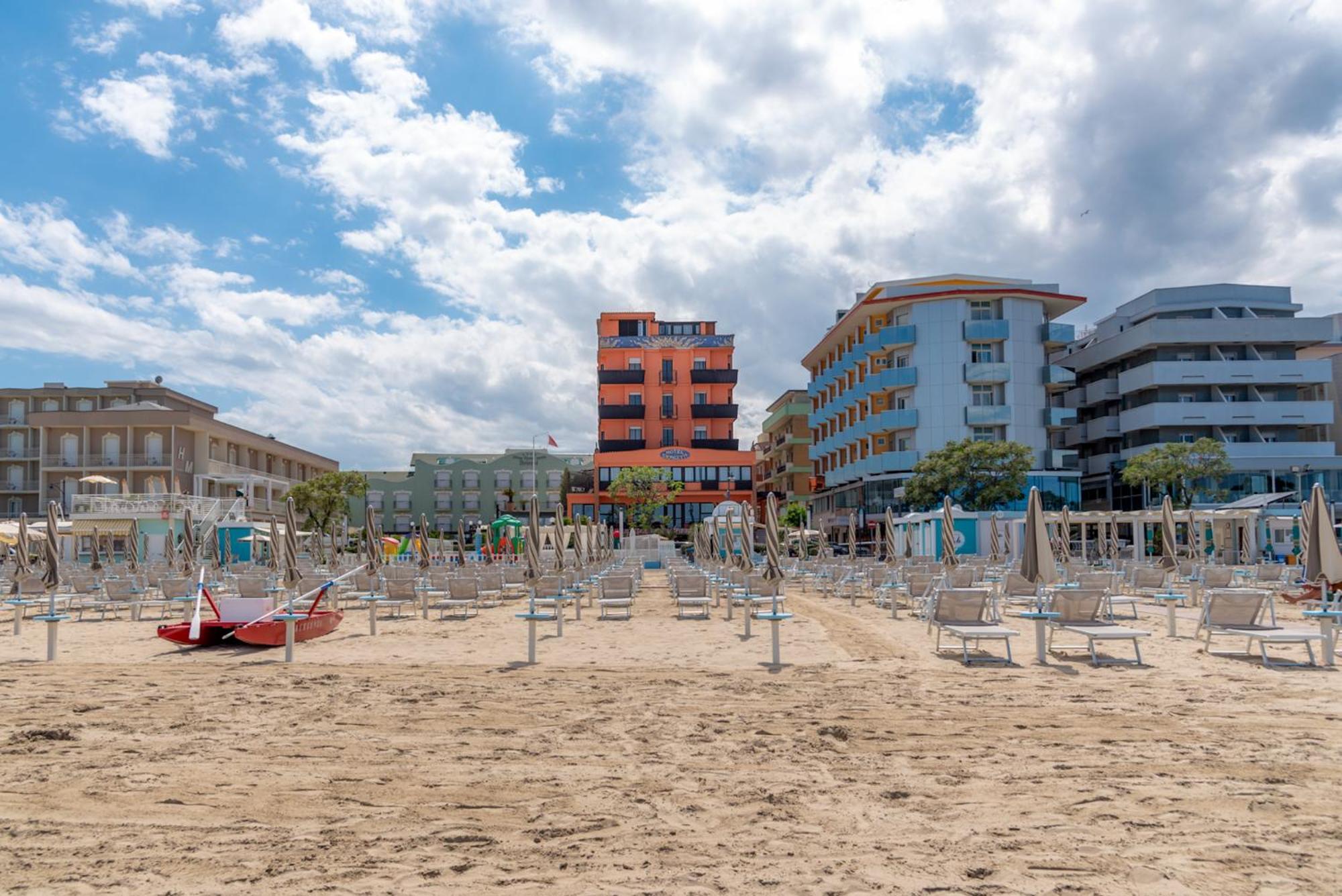 Hotel Giorgetti Orange Bellaria-Igea Marina Bagian luar foto