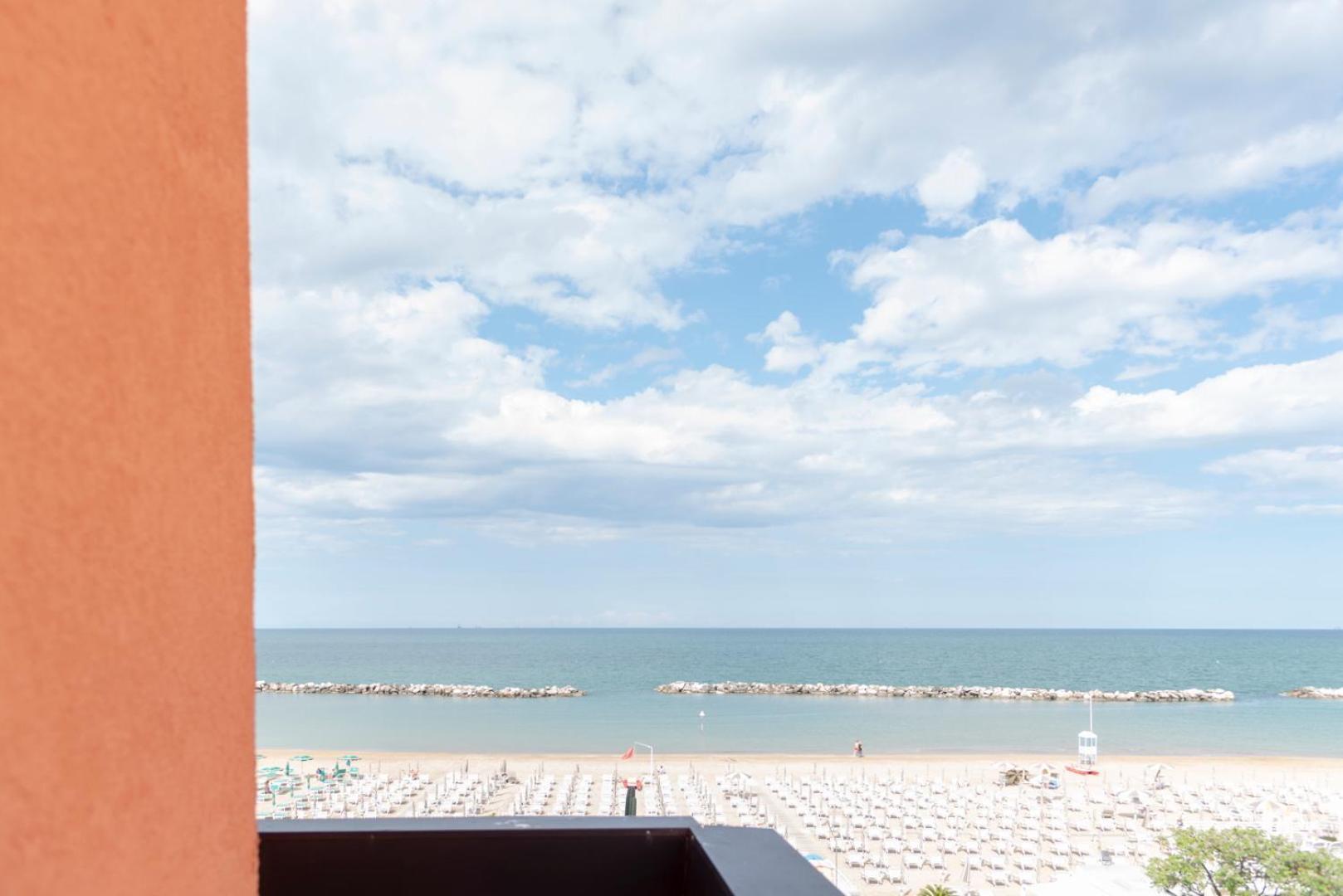Hotel Giorgetti Orange Bellaria-Igea Marina Bagian luar foto